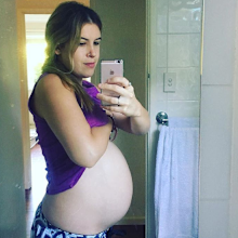 Lexi Crouch pregnancy selfie