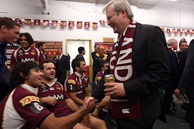 Thurston celebrates with Kevin Rudd after clinching 2008 decider