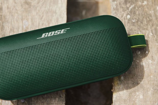 9PR: A close-up image of the Bose SoundLink Flex Bluetooth Portable Speaker in Cypress Green