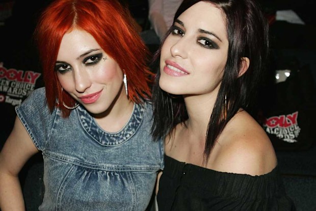 The Veronicas attend the Dolly Teen Choice awards in 2007.