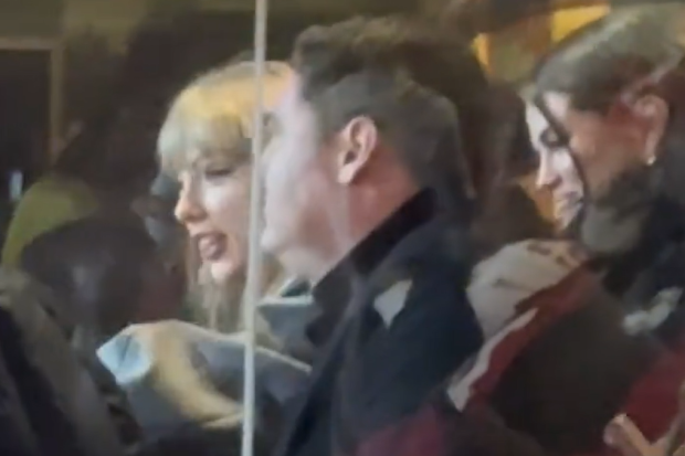 Taylor Swift spotted with Selena Gomez at Chiefs game