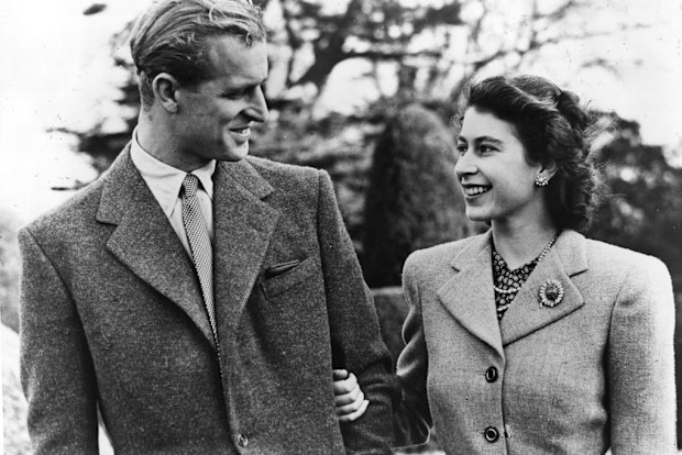 Official photograph of Princess Elizabeth and her husband the Duke of Edinburgh on honeymoon at Broadlands, Romsey, Hampshire (Photo: November 23, 1947)