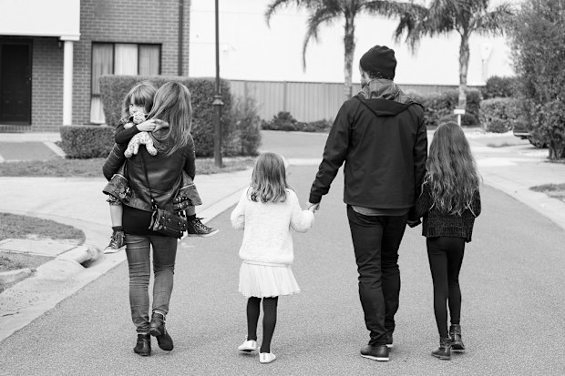 Daniel Lewis The Dad website with his family