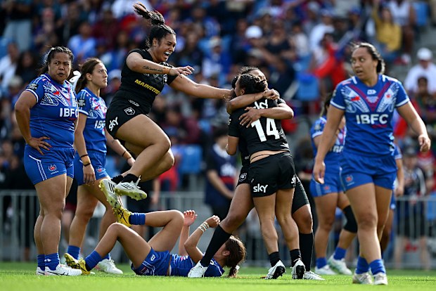 Kiwi Ferns'tan Ashleigh Quinlan, deneme sonrası sevinç yaşıyor.