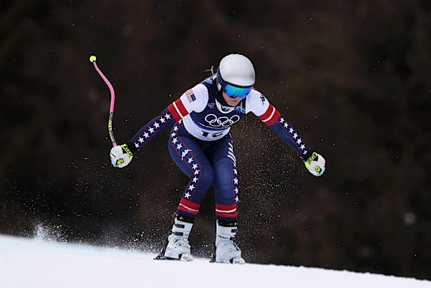 Lindsey Vonn kayarken.