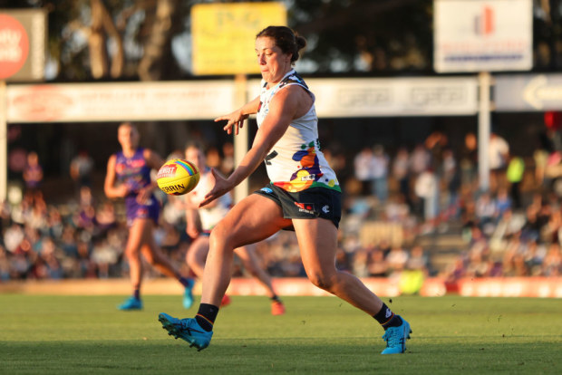 Kerryn Peterson. Fremantle Dockers and Carlton Blues.