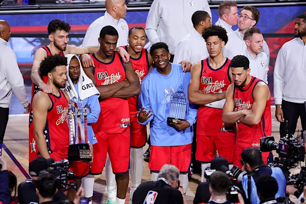 Team USA Stars pose after winning the 75th NBA All-Star Game.