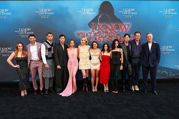 LOS ANGELES, CALIFORNIA - JULY 14: (L-R) Jennifer Love Hewitt, Austin Nichols, Tyriq Withers, Jonah Hauer-King, Madelyn Cline, Sarah Pidgeon, Chase Sui Wonders, Jennifer Kaytin Robinson, Gabriette Bechtel, Sam Lansky, Billy Campbell and Freddie Prinze Jr. attend the premiere of Columbia Pictures' I Know What You Did Last Summer at The United Theater on Broadway on July 14, 2025 in Los Angeles, California.  (Photo by Monica Schipper/Getty Images)