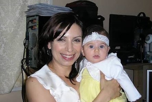 Jo Abi with her daughter in 2009.