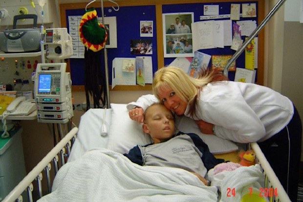 Nikki nurse who had cancer as a child with her mum