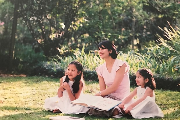 Ameeta MS with daughters