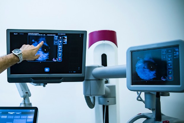 Breast cancer test doctor