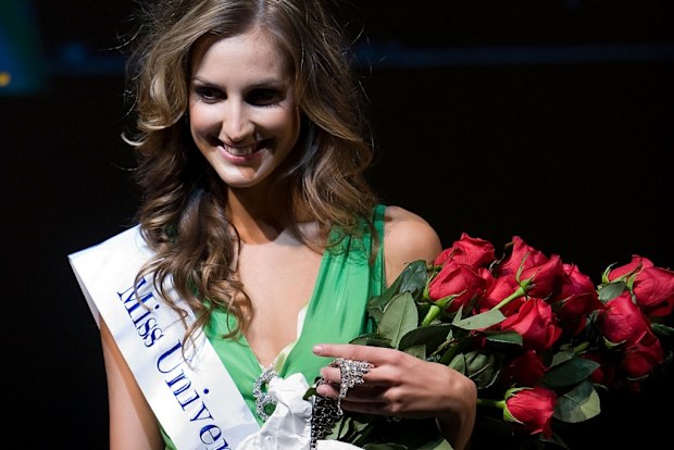 Laura Dundovic was crowned Miss Universe Australia in 2008.