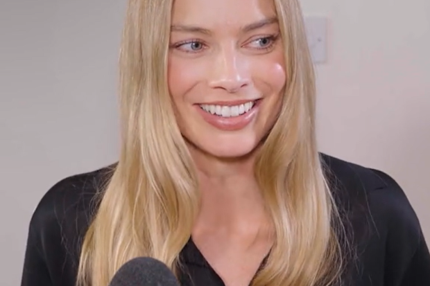 Margot Robbie Table manners podcast