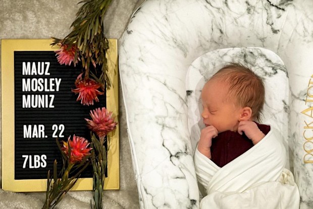 Malcolm in the Middle star, Frankie Muniz, first photo newborn son
