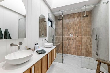 Ricky and Haydn | Main Ensuite