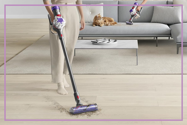 9PR: Dyson V8 Cordless Vacuum Cleaner