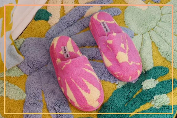 9PR: Gifts for new mums mosey me slipper 