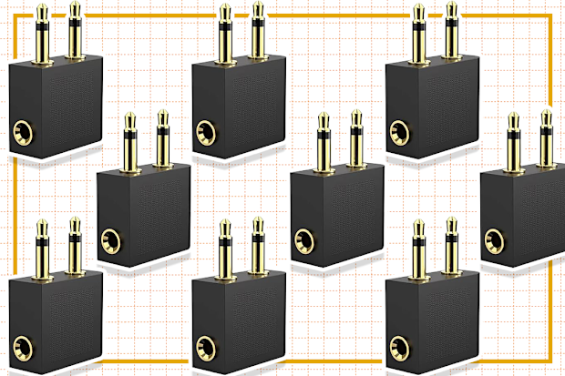 9PR: Travel audio adapter