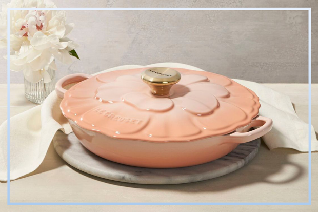 9PR Le Creuset Cast Iron Petal Shallow Casserole
