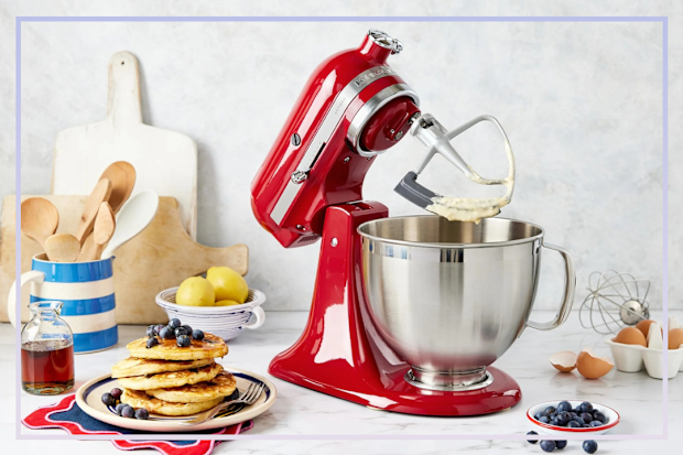 9PR: 9PR: KitchenAid Artisan Stand Mixer in Empire Red 