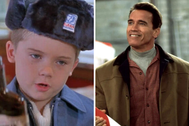 Jake Lloyd and Arnold Schwarzenegger stars in Jingle All The Way.
