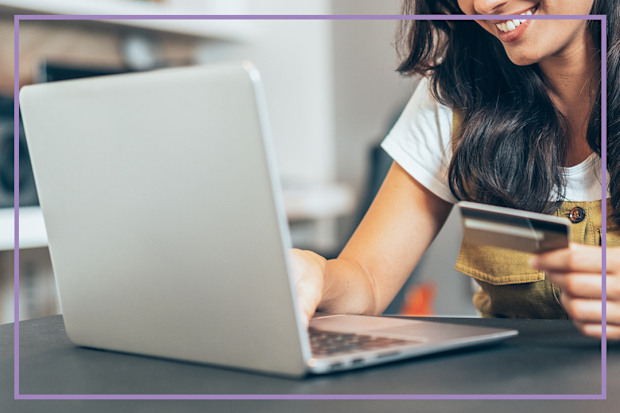 9PR: Woman shopping online
