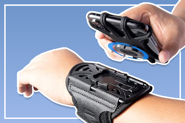 9PR: Phone wristband