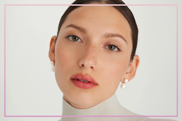 9PR: Best engagement presents for couple mejuri pearl drop earrings