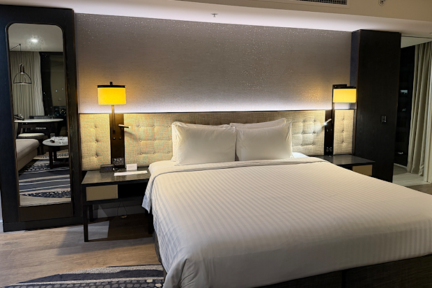 Hyatt Regency Sydney hotel suite 