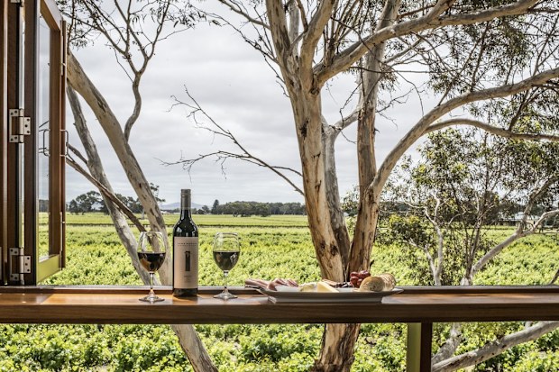 Where to travel in Spring - Lake Breeze Wines