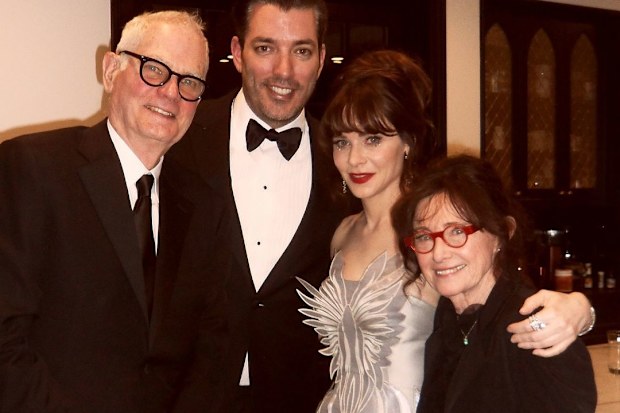 Zooey Deschanel with her parents and partner Jonathan Scott