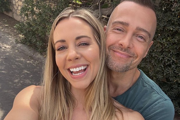 Actor Joey Lawrence announces engagement to actress Samantha Cope.