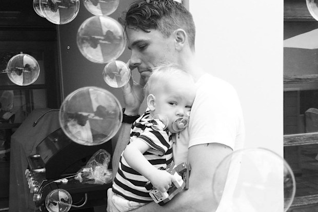 Rio in dad Ryan Fowler's arms before he died.