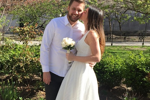 mark manson wife Fernanda Neute
