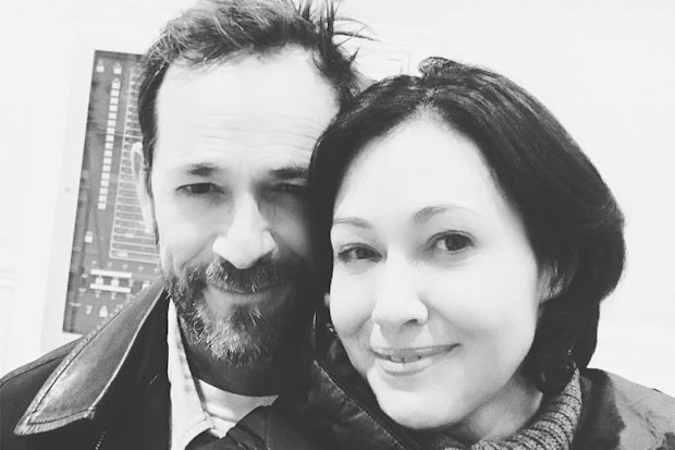 Luke Perry and Shannen Doherty
