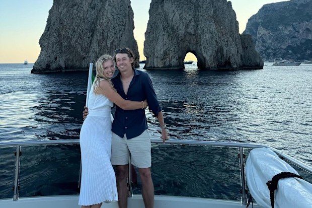 Alex de Minaur and Katie Boulter on holiday 