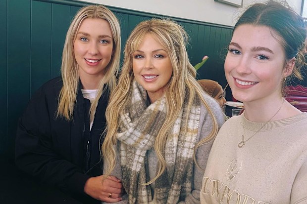 Leane Flynn with two of her daughters months before she passed.