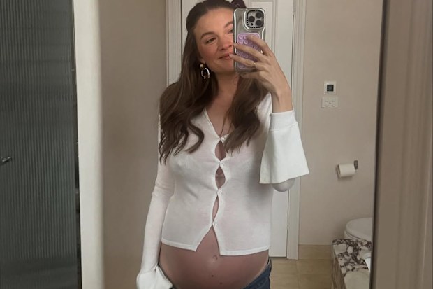 Laura Henshaw pregnant with her first child