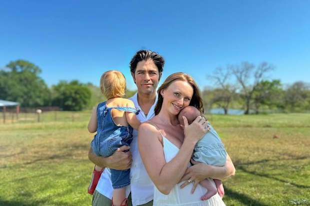Actor Adrian Grenier gave up hollywood for ranch life in Texas