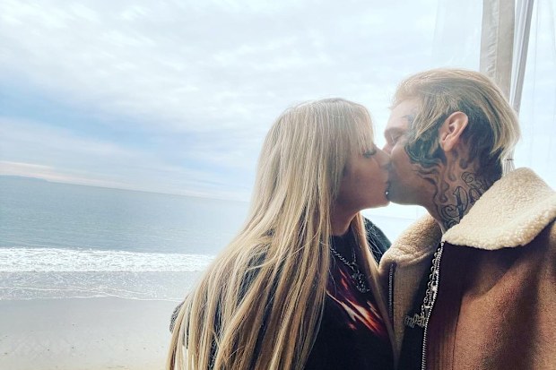Aaron Carter splits with fiancee Melanie Martin