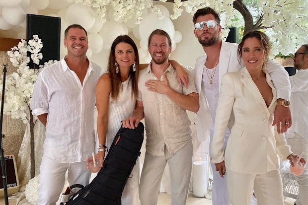 Elsa Pataky and Chris Hemsworth hosted a star-studded white party