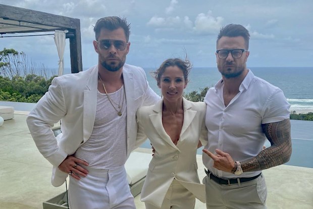 Elsa Pataky and Chris Hemsworth hosted a star-studded white party