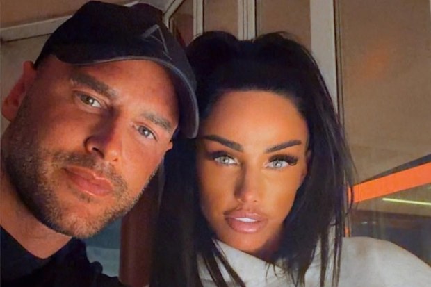 Katie Price has gotten married in a shock wedding ceremony in Dubai, just one week after meeting her new man.Self-proclaimed millionaire businessman Lee Andrews and Price, 47, were engaged on January 24, and then were married the next day in a whirlwind ceremony in Dubai.