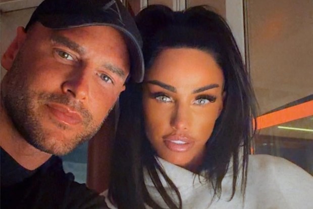 Katie Price has gotten married in a shock wedding ceremony in Dubai, just one week after meeting her new man.Self-proclaimed millionaire businessman Lee Andrews and Price, 47, were engaged on January 24, and then were married the next day in a whirlwind ceremony in Dubai.