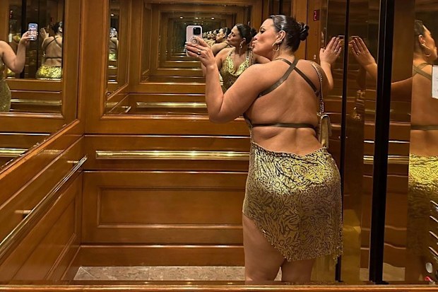 Ashley Graham trolled over this outfit