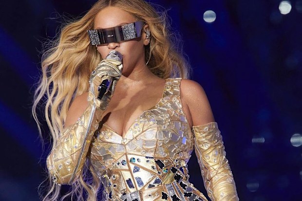 Beyoncé's on-stage in Atlanta on August 14
