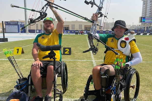 Jono Milne (left) and Garry Robinson.