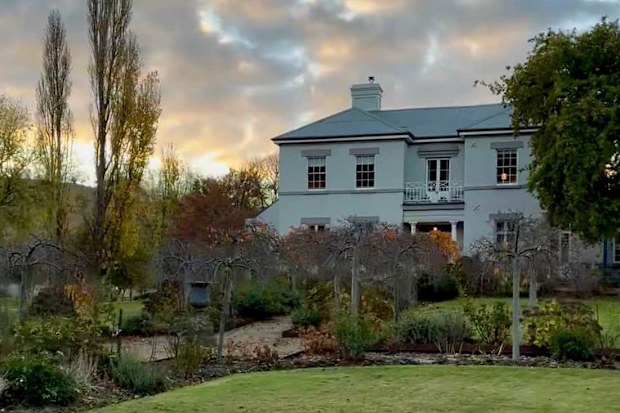 sami lukis winter escapes hobart
