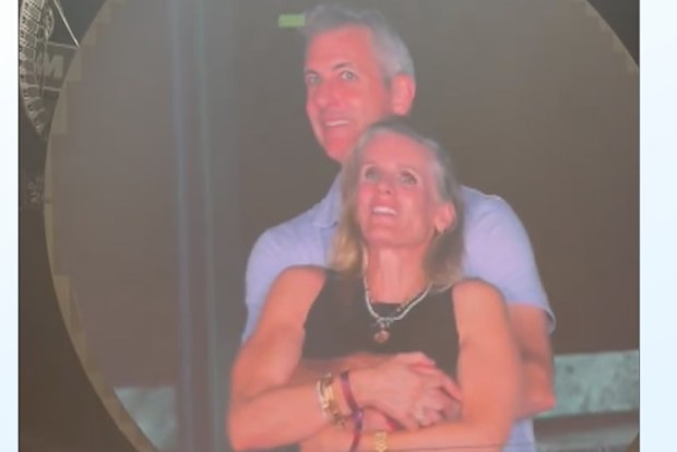 Coldplay Boston concert kiss cam